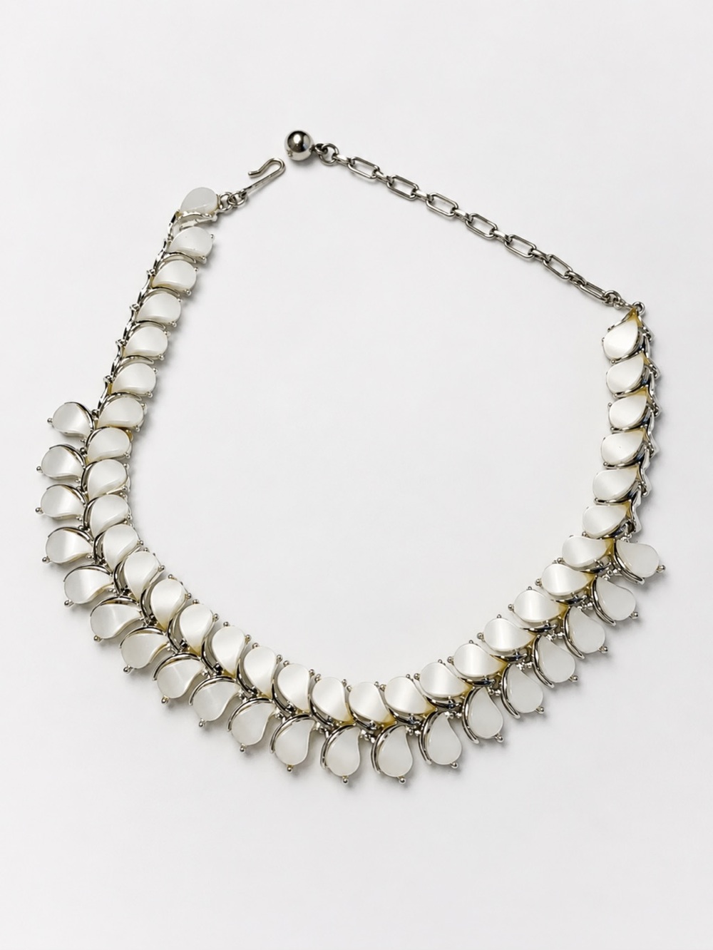 Kramer Vintage Thermoset Necklace